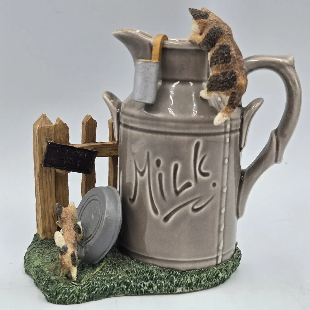VTG Park Rose Kitten Vase Pottery Figurine Yew Tree Farm Pitcher Milk England
